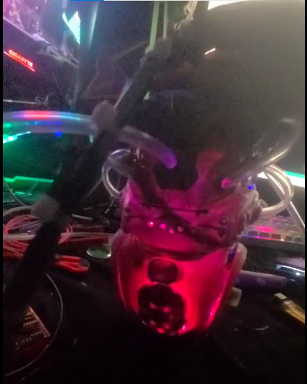 Corazón robótico que late